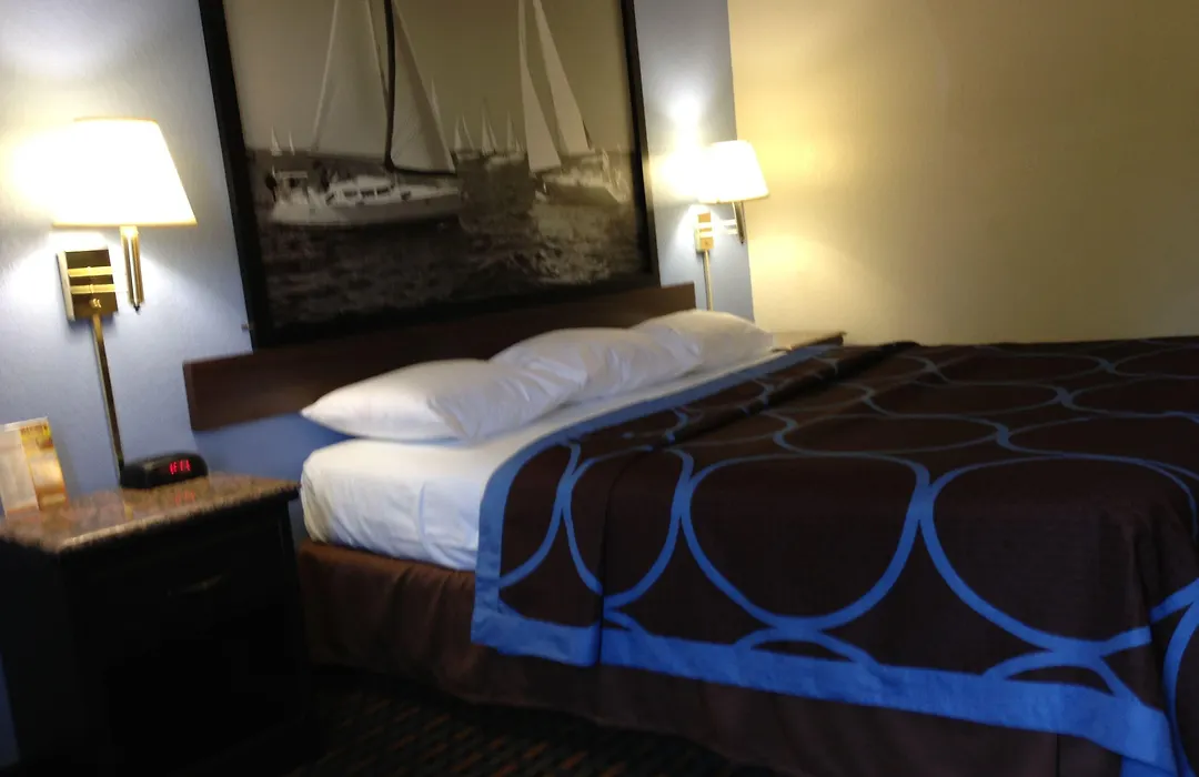 Super 8 By Wyndham New Castle-1