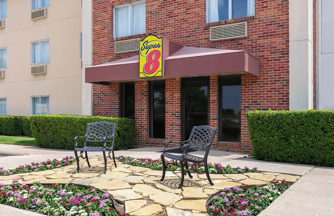 Super 8 By Wyndham Grapevine/Dfw Airport Northwest-1