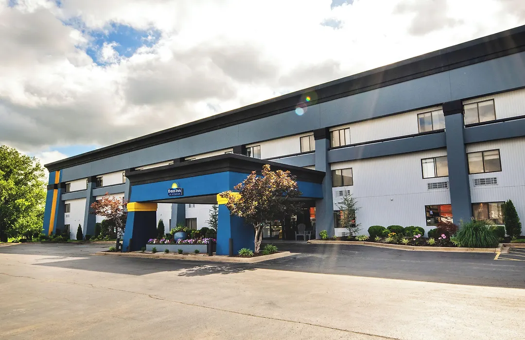 Days Inn By Wyndham Fort Smith-1