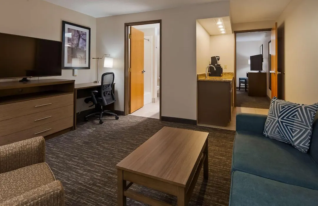 Best Western Plus Hudson I-94-1