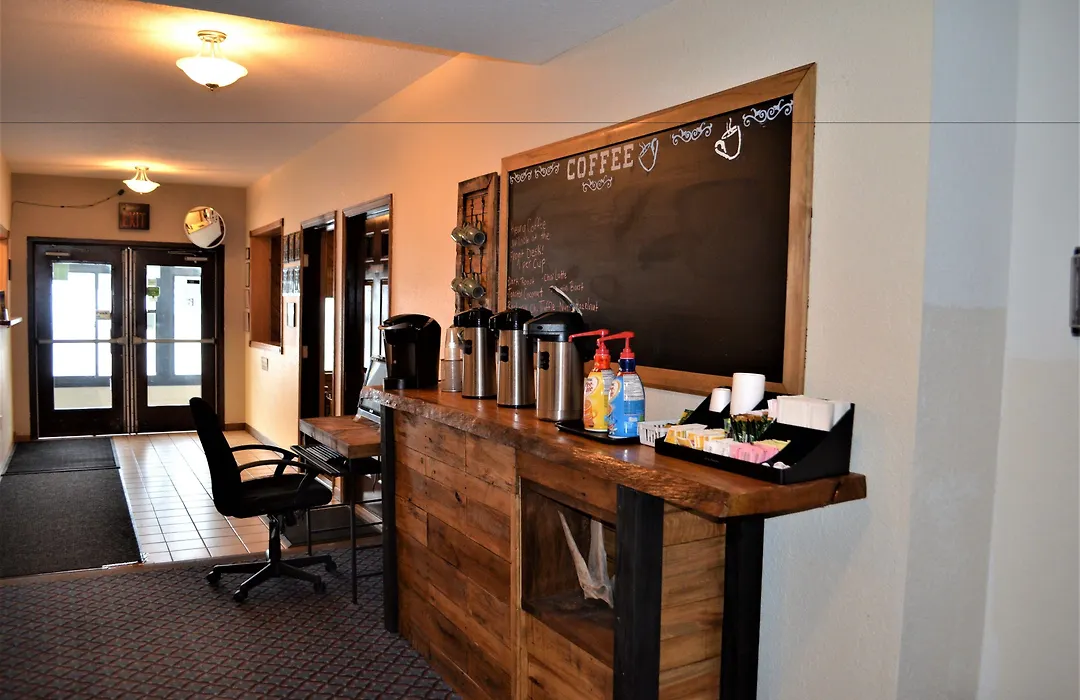 Americas Best Value Inn Marquette-1