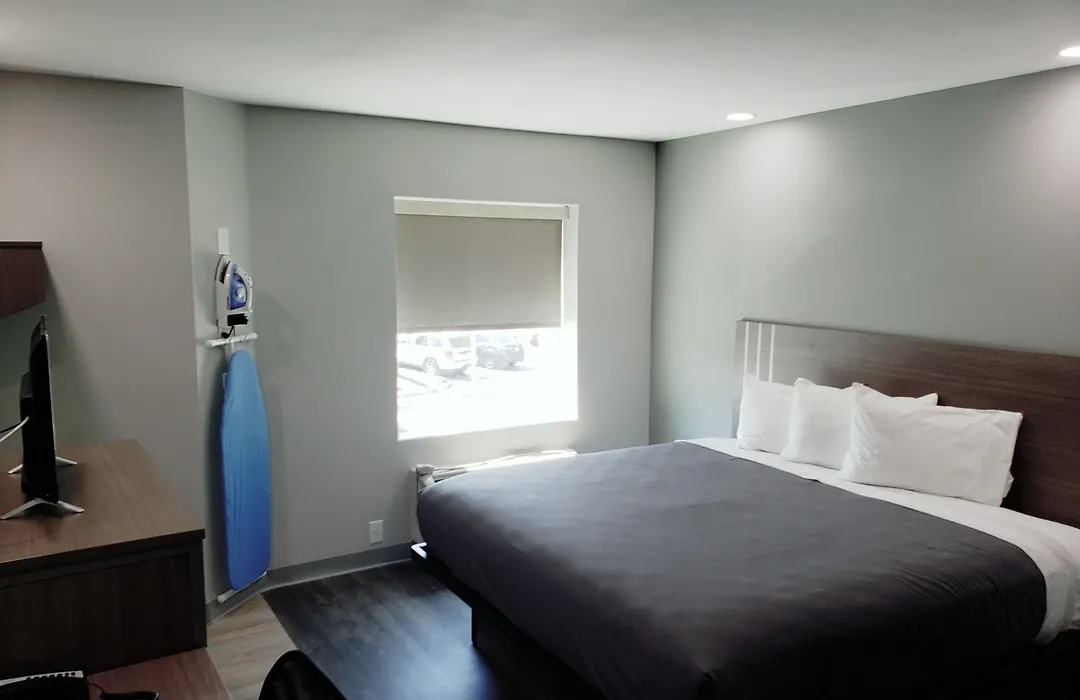 Hathaway Inn-1