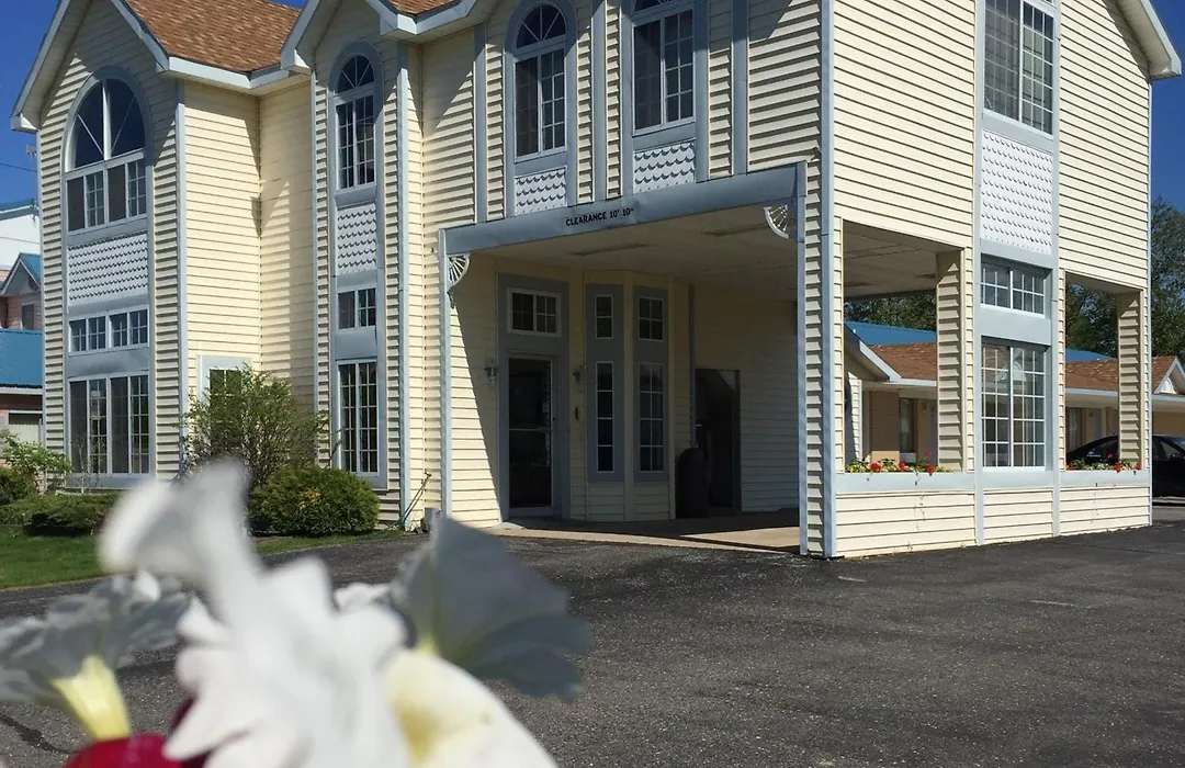 Thunderbird Inn Of Mackinaw City-1