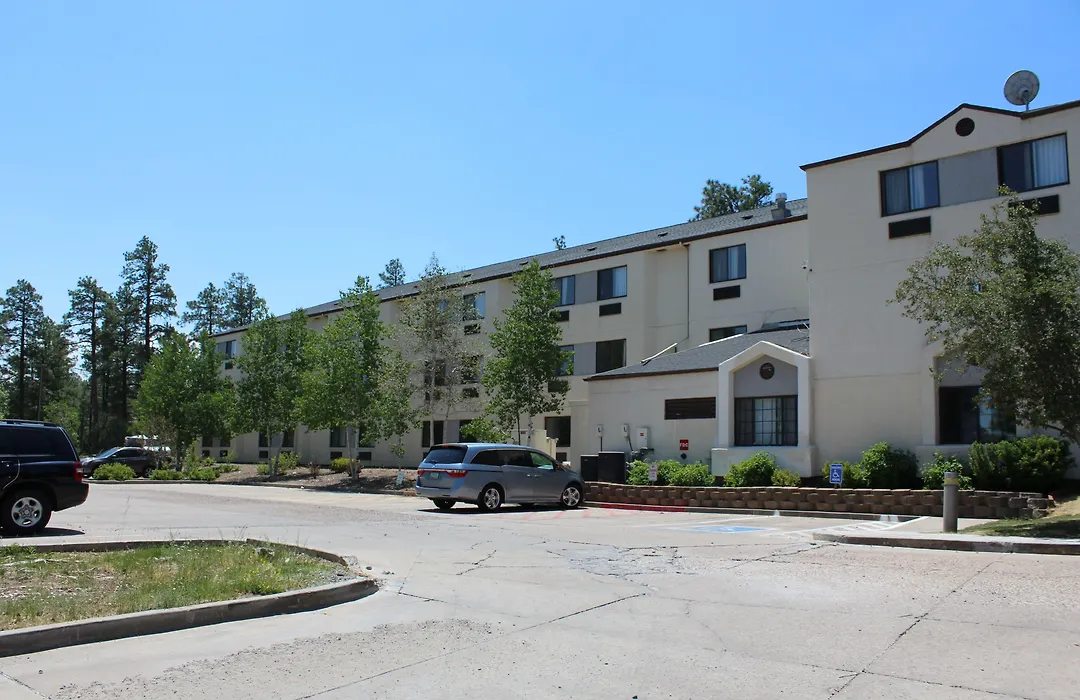 Super 8 By Wyndham Show Low-1