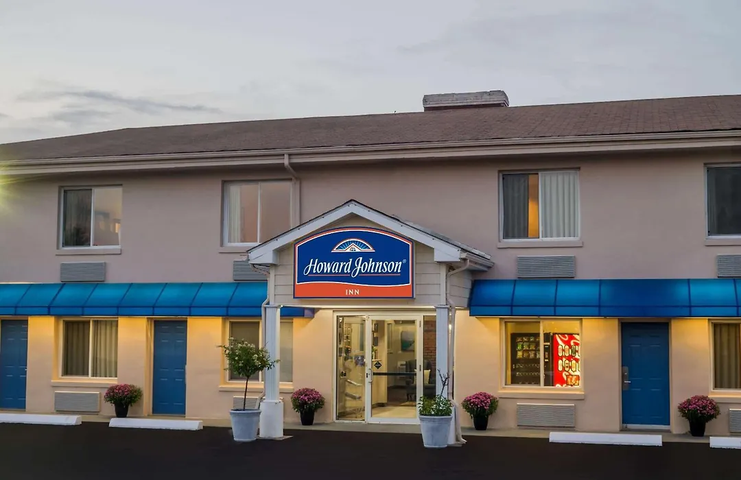 Howard Johnson By Wyndham Springfield-1