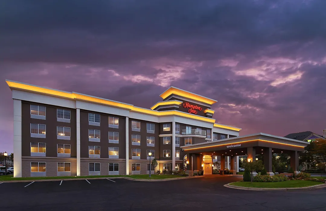 Hampton Inn Holland-1