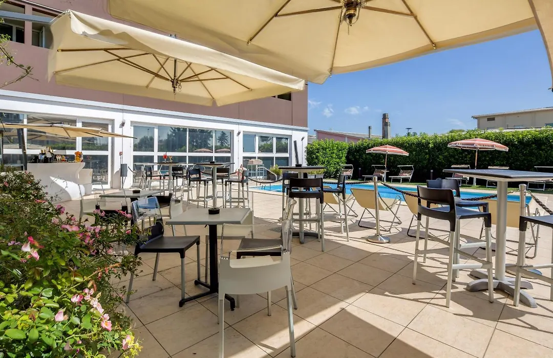 Best Western Plus Hotel Farnese-1