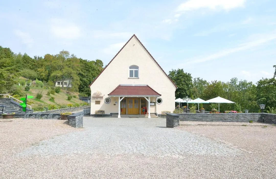 Land- und Golfhotel Alte Fliegerschule-1