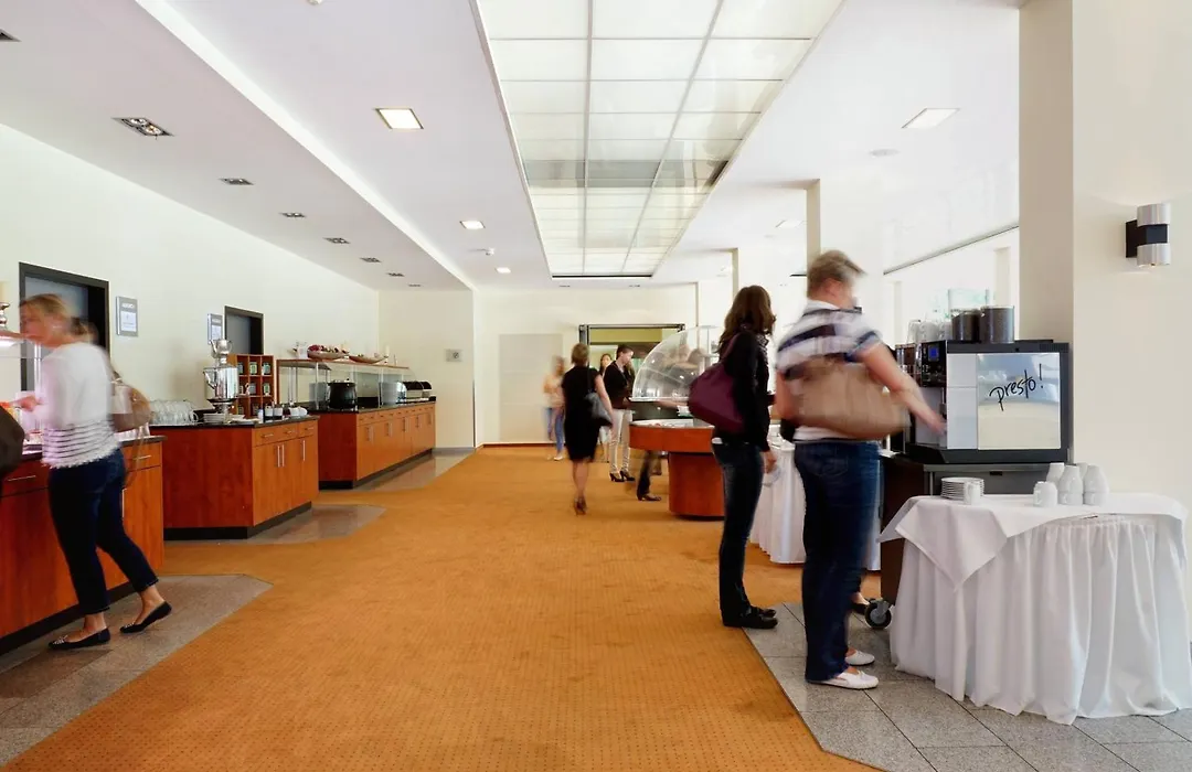 Courtyard By Marriott Dresden-1