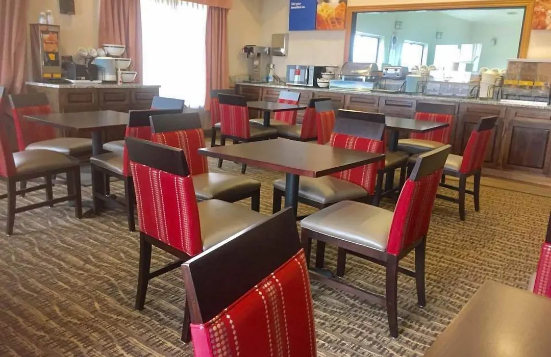 Comfort Inn Limon-1