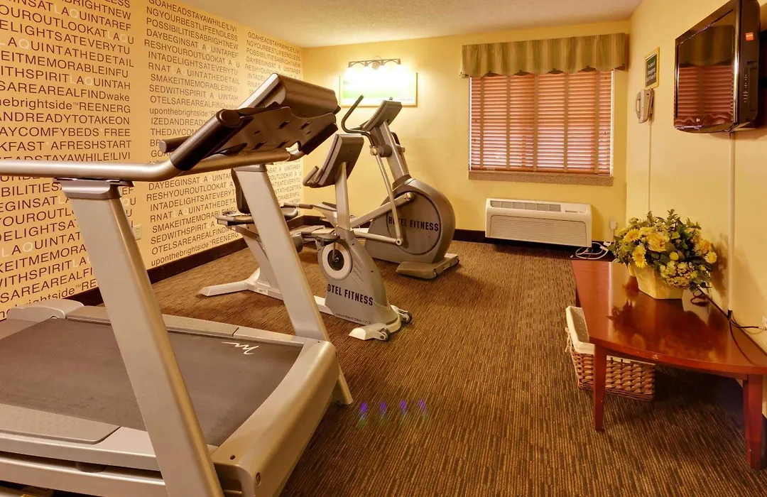 La Quinta By Wyndham Plattsburgh-1