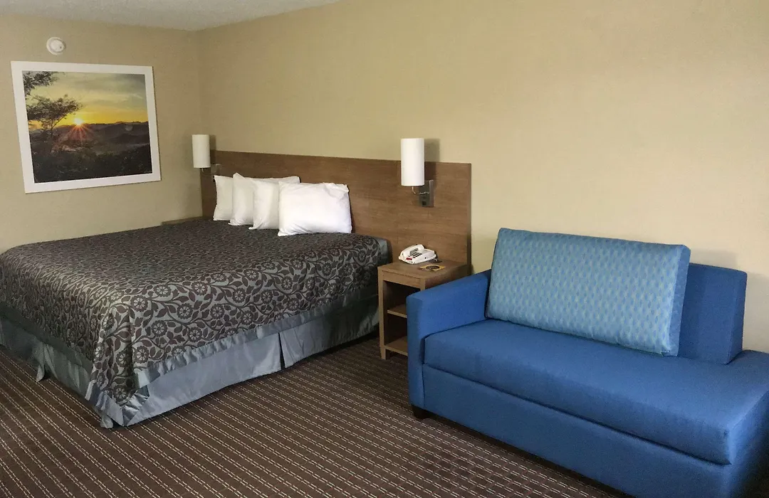 Days Inn By Wyndham Lexington-Columbia-1