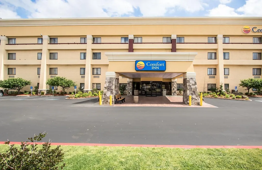 Comfort Inn Tulsa Midtown-1