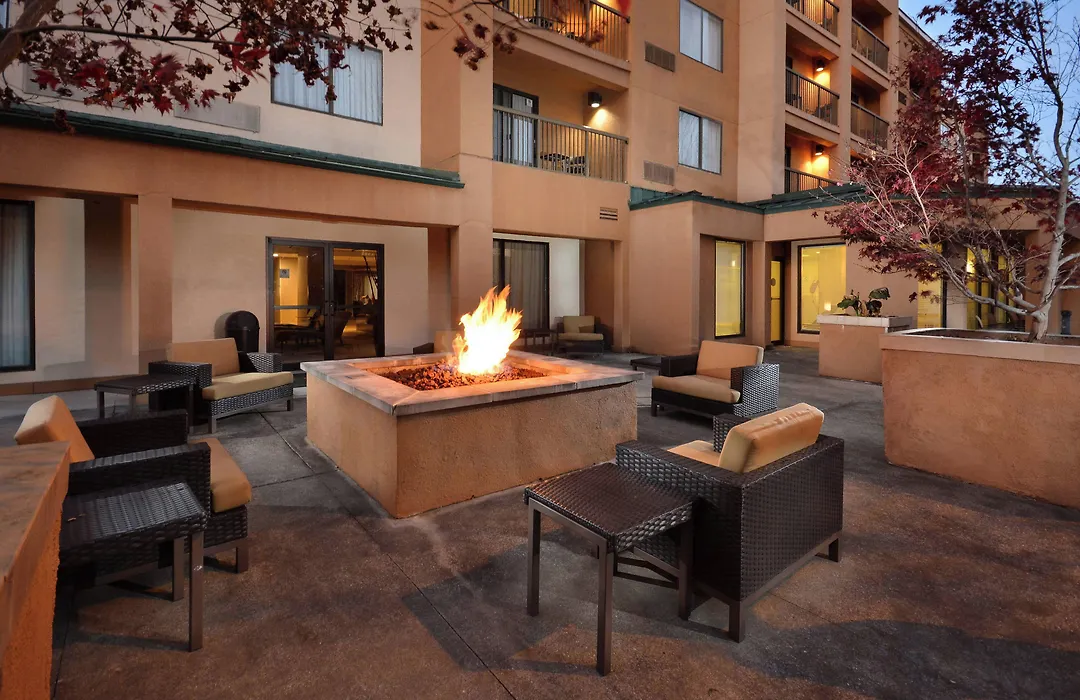 Courtyard Beckley-1