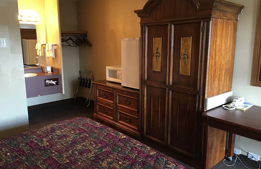 Cedars Inn Lewiston-1