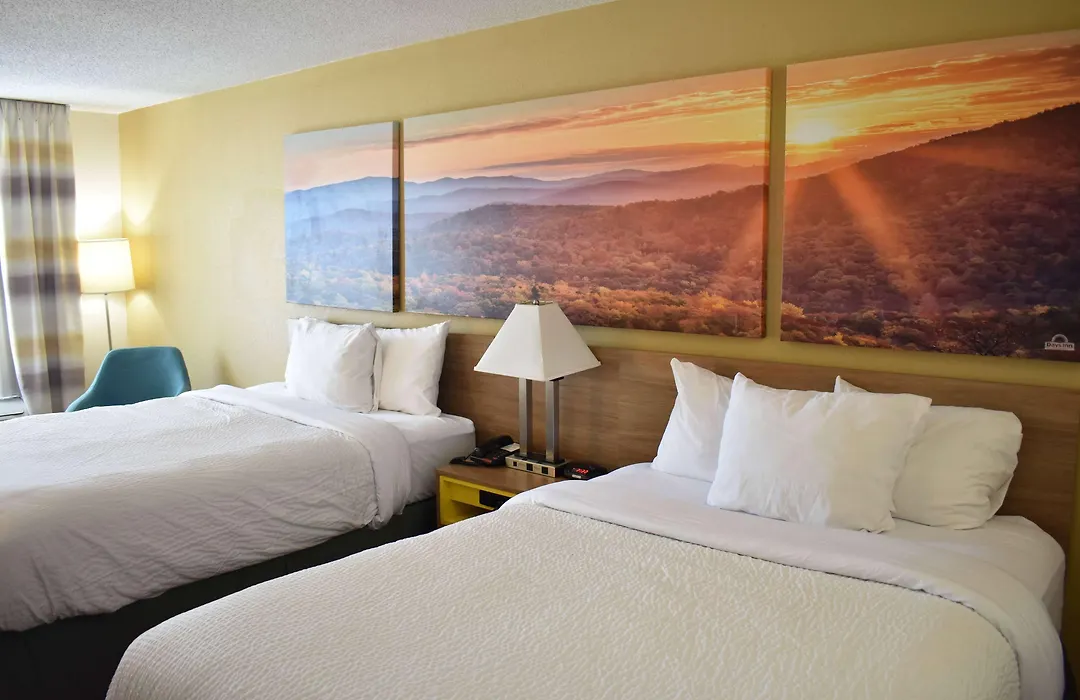 Days Inn By Wyndham Reidsville-1