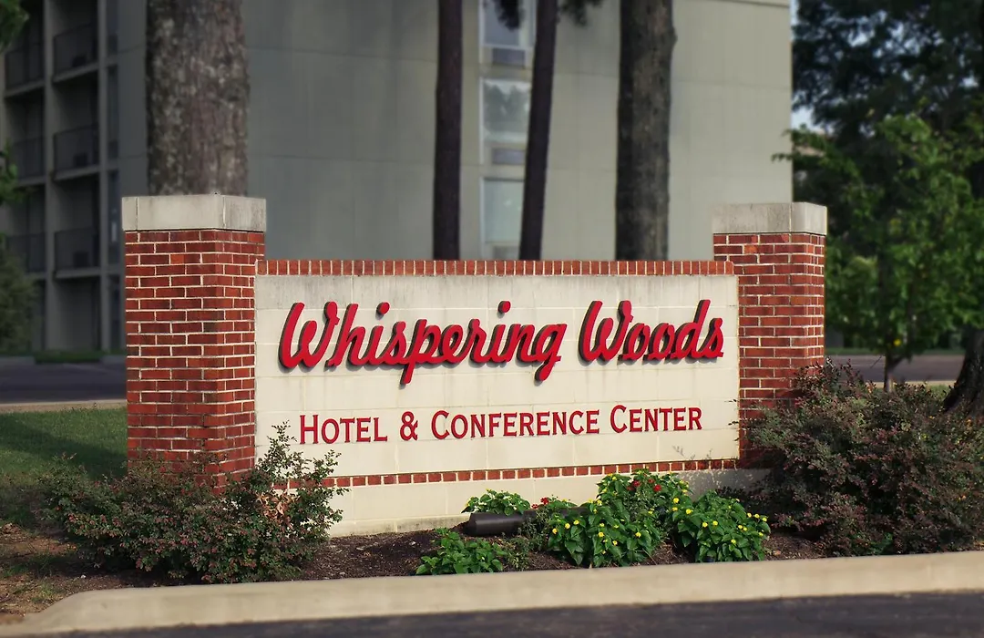 Historic Whispering Woods Hotel & Conference Center-1