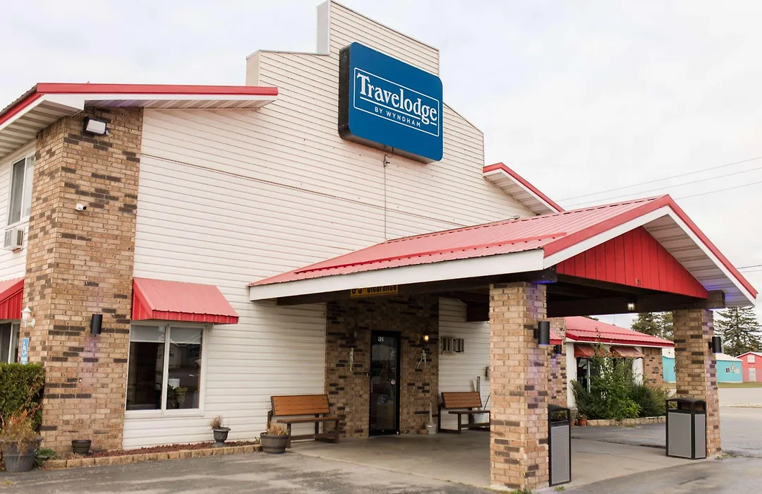 Travelodge By Wyndham Escanaba-1