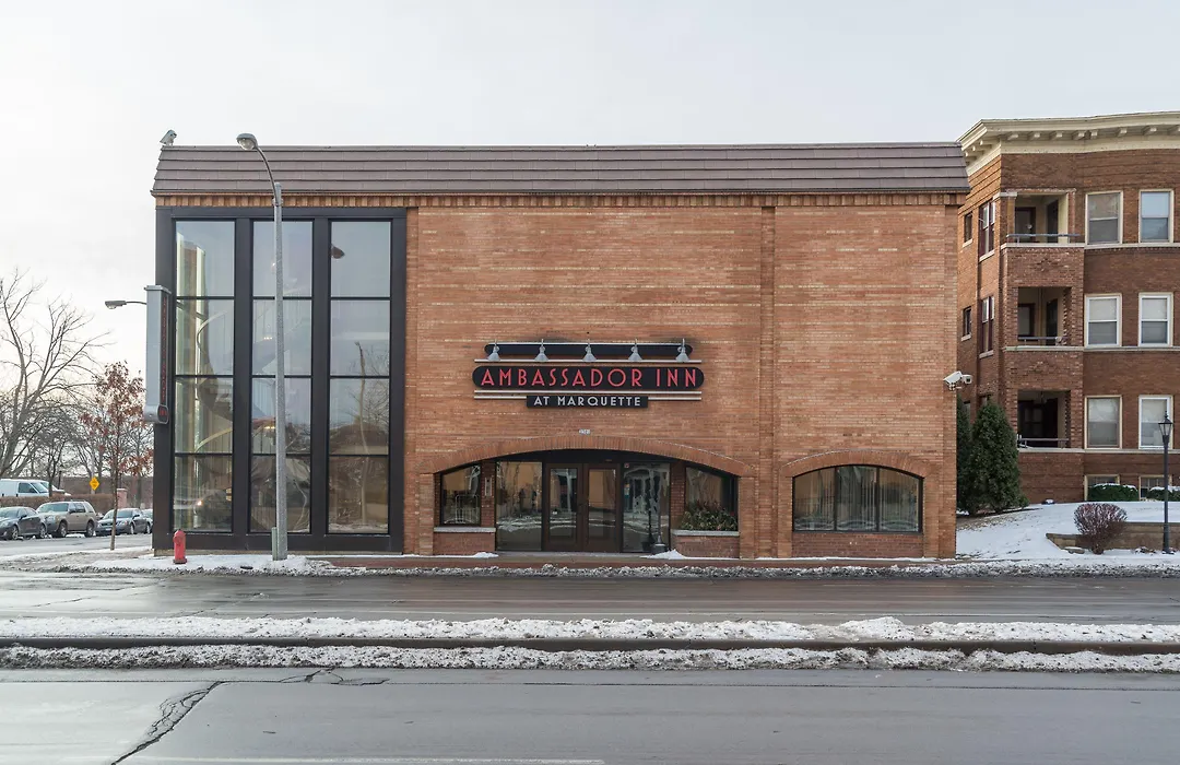 Ramada By Wyndham Milwaukee-1