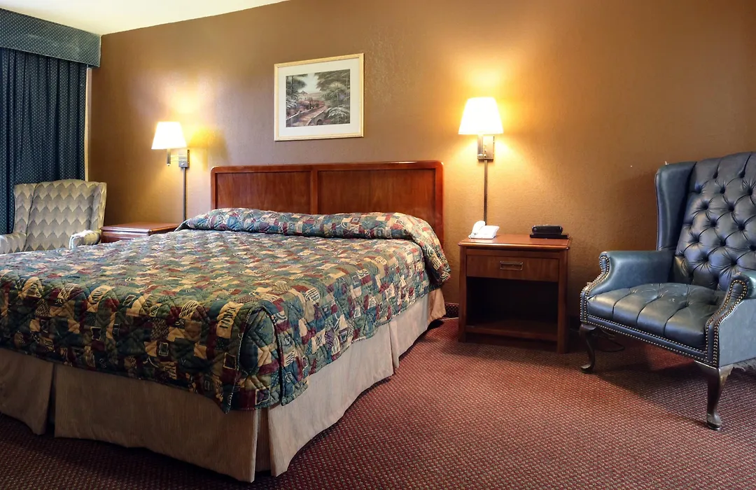 Americas Best Value Inn Marshall-1
