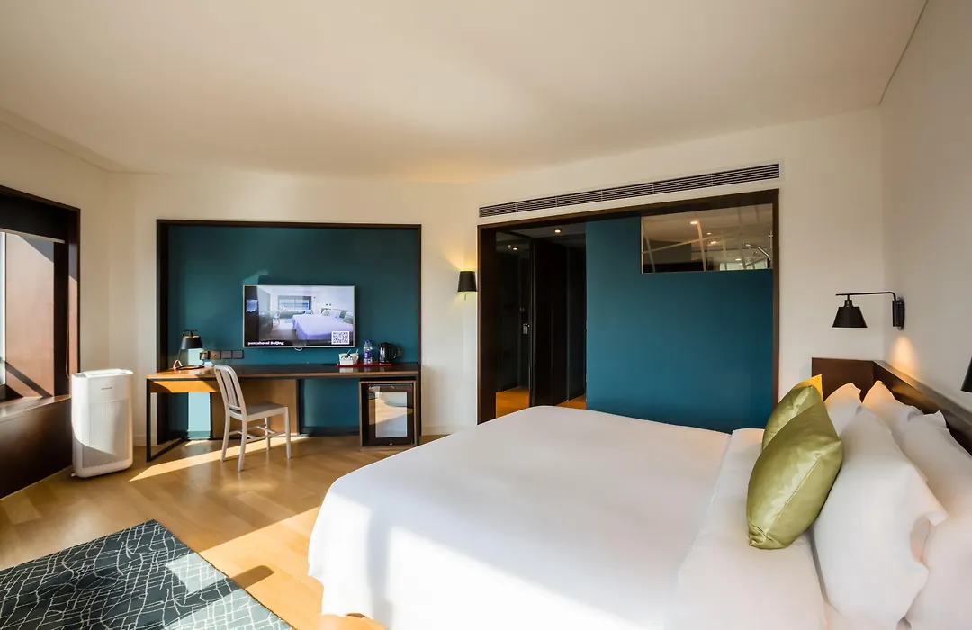 Beijing New World Centre Tongpai Hotel-1