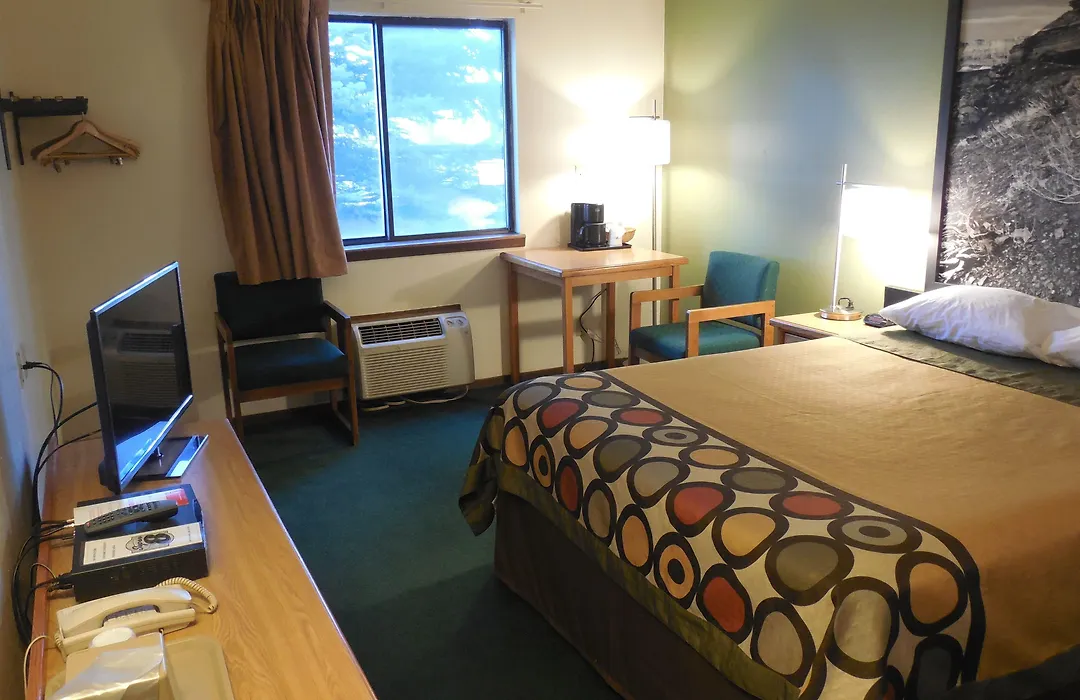 Super 8 By Wyndham Buffalo-1
