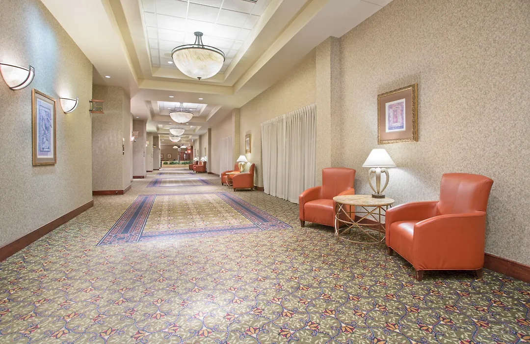 Hotel Topeka At City Center-1
