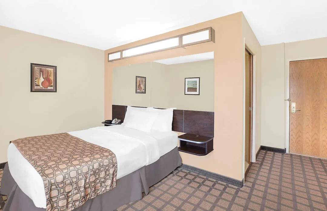 Microtel Inn & Suites By Wyndham Franklin-1