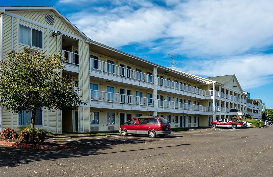 Hometowne Studios By Red Roof Salem, Or-1