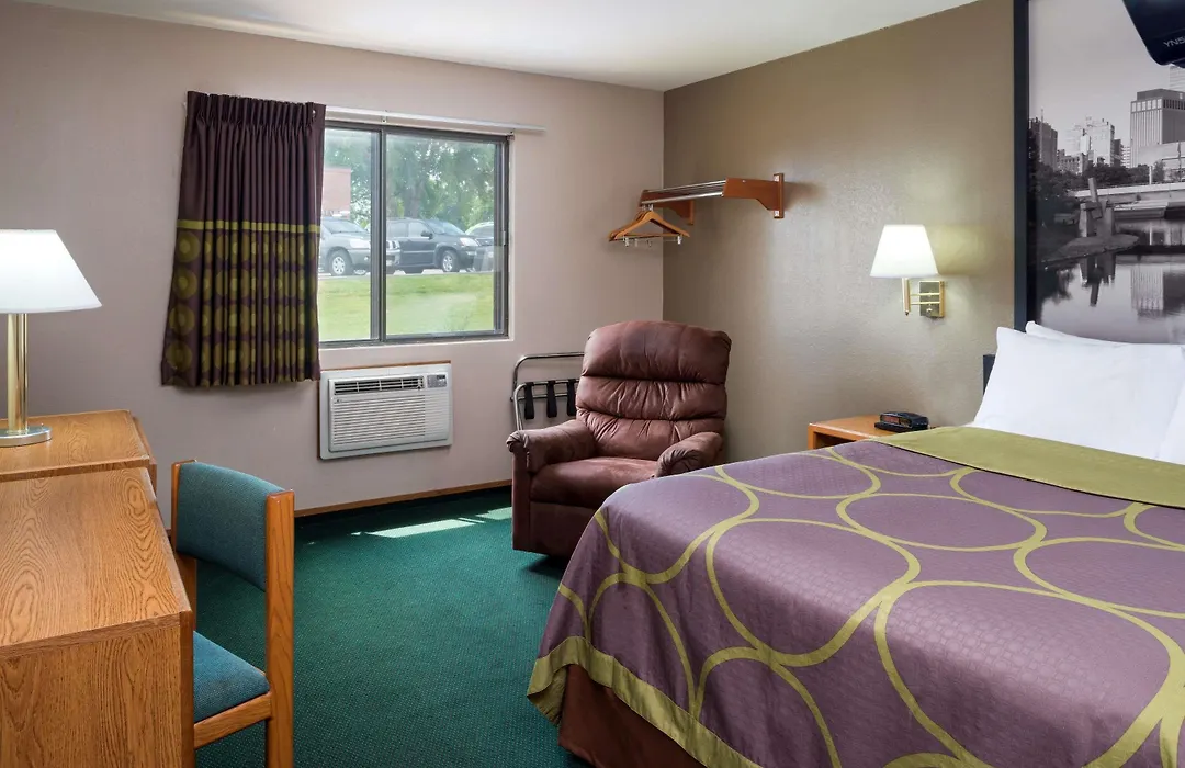 Super 8 By Wyndham Omaha Ne-1