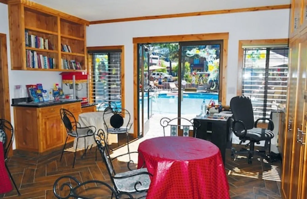 Stardust Lodge-1