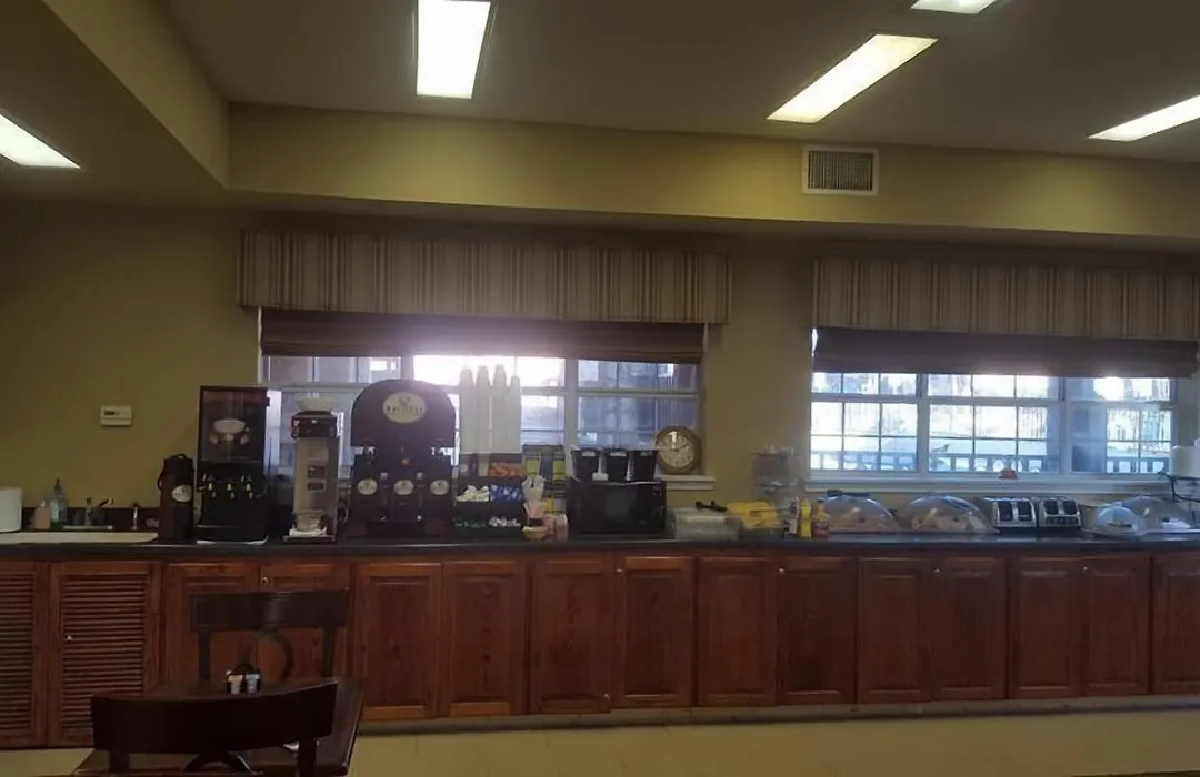 Sunday House Inn And Suites-1