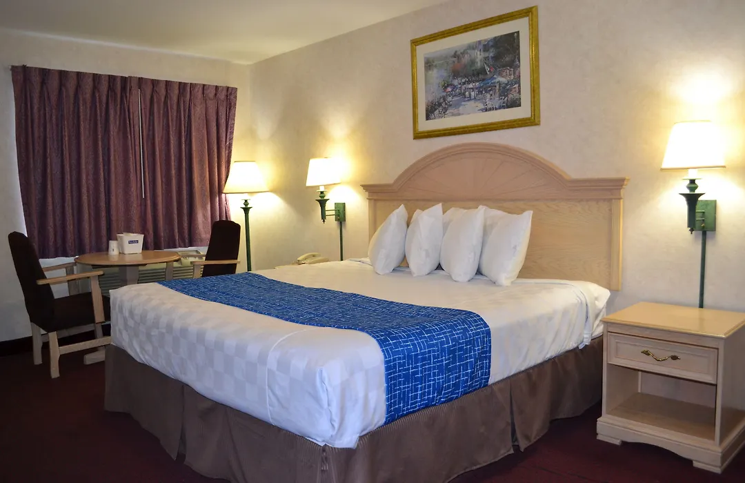 Travelodge By Wyndham Niagara Falls - New York-1