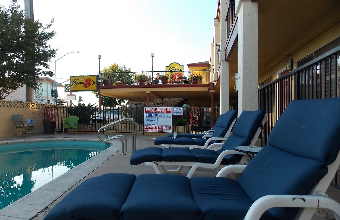 Super 8 By Wyndham Santa Cruz Beach-1
