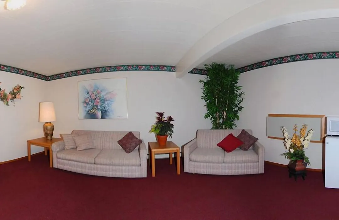 Econo Lodge-1
