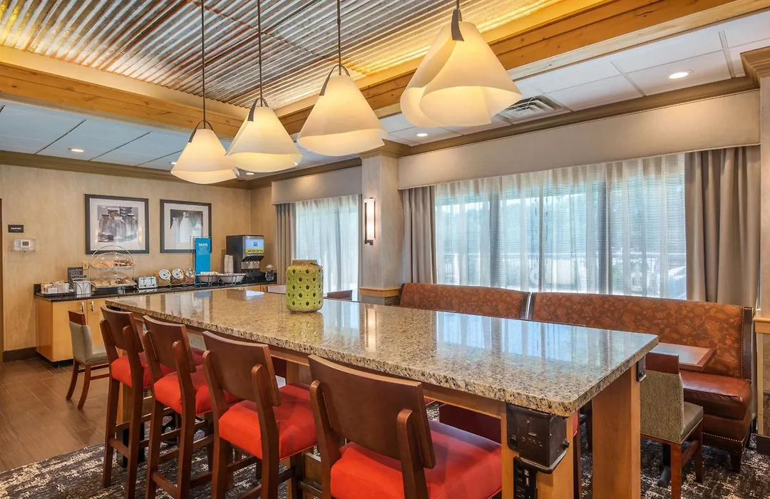 Hampton Inn Wilkesboro-1