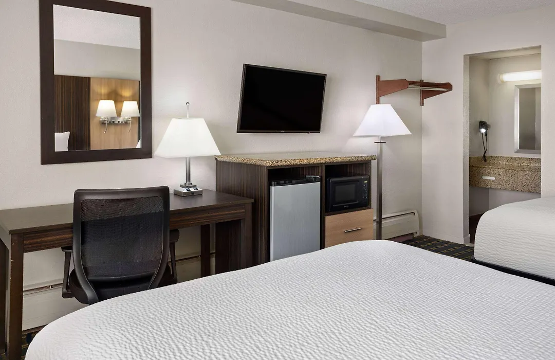 Days Inn By Wyndham Tonawanda/Buffalo-1