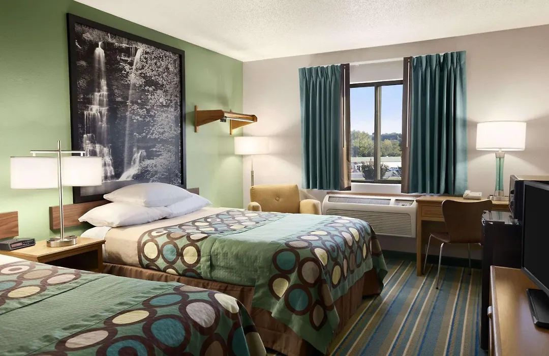 Super 8 By Wyndham Batesville-1