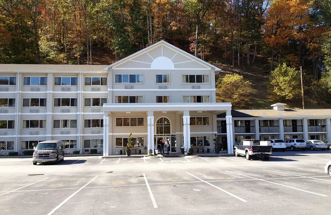 Cherokee Grand Hotel-1