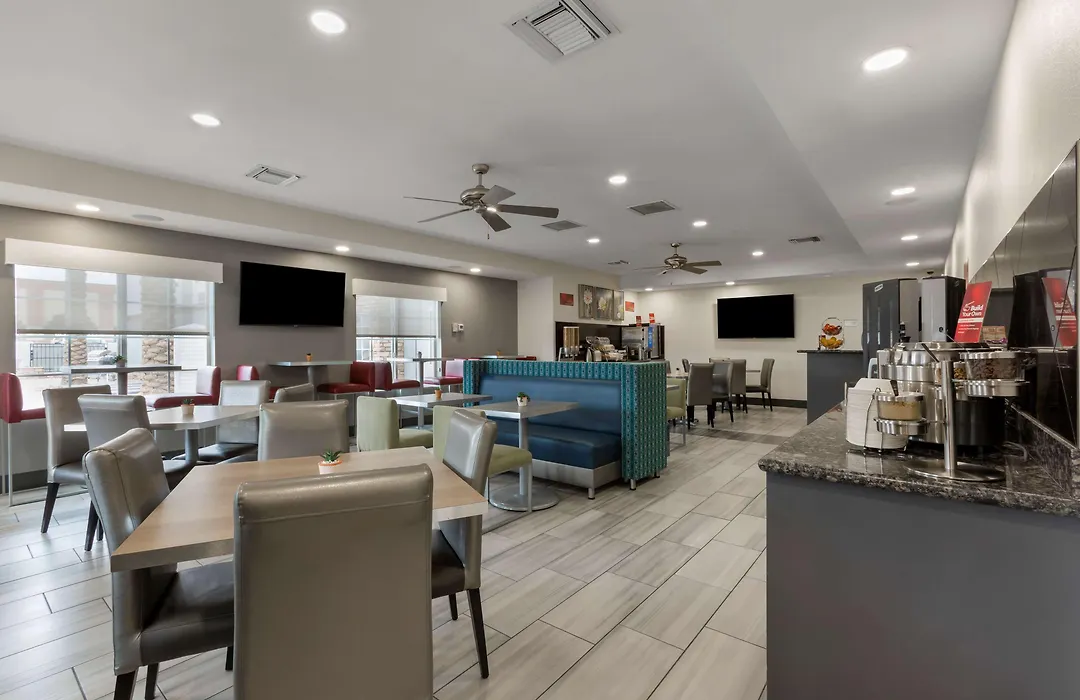 Best Western Plus Yuma Foothills Inn & Suites-1