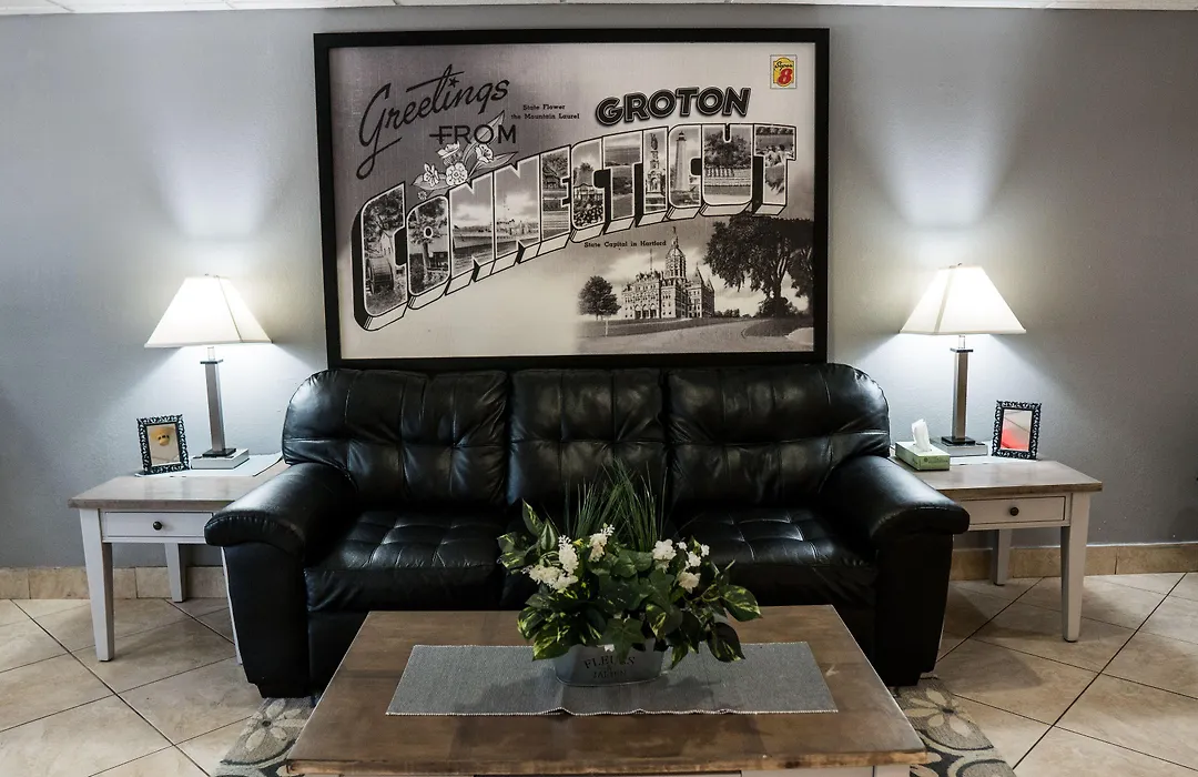 Super 8 By Wyndham Groton-1