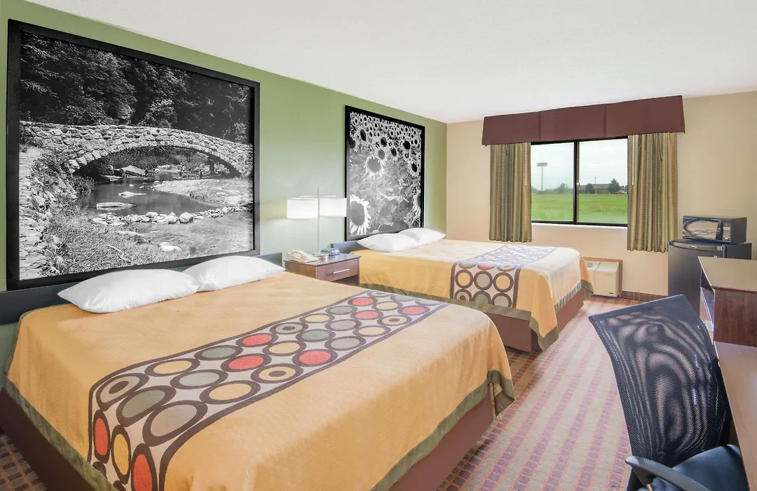 Super 8 By Wyndham Story City-1
