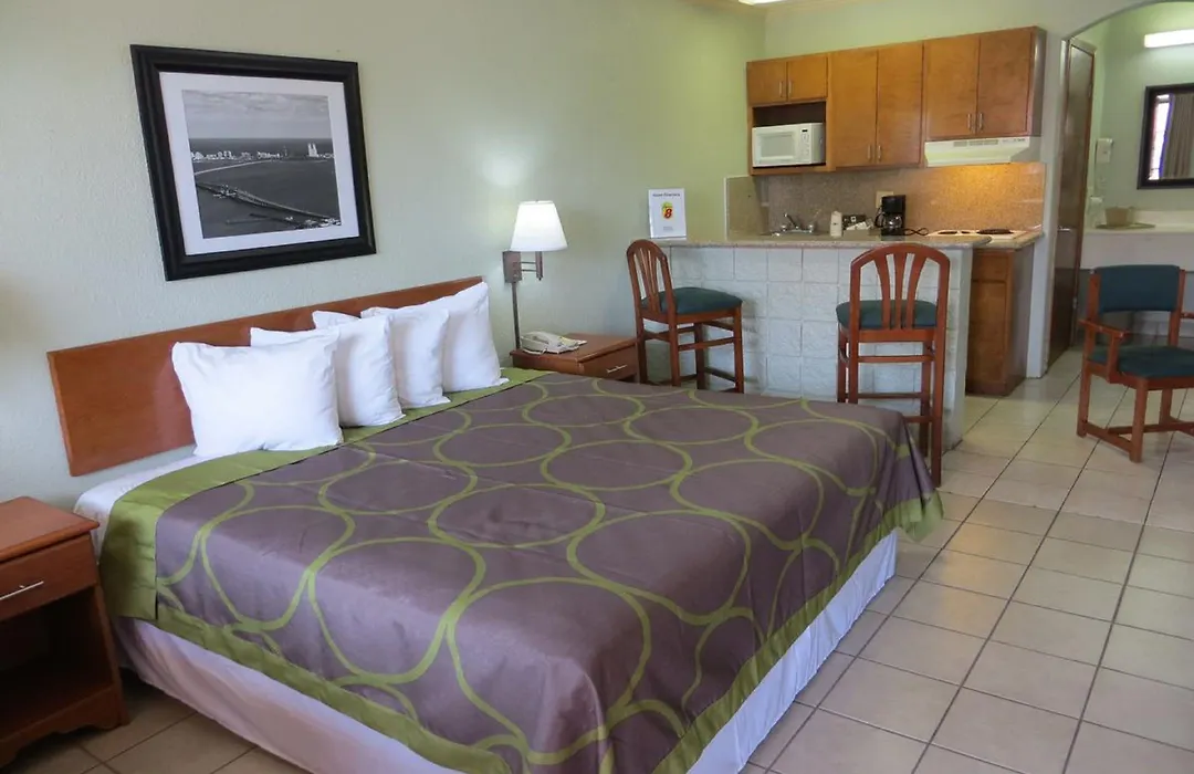 Super 8 By Wyndham South Padre Island-1