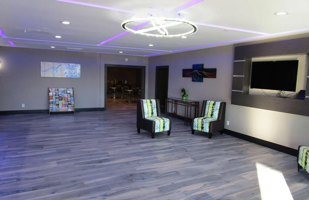 Surestay Plus Hotel By Best Western Point Richmond-1