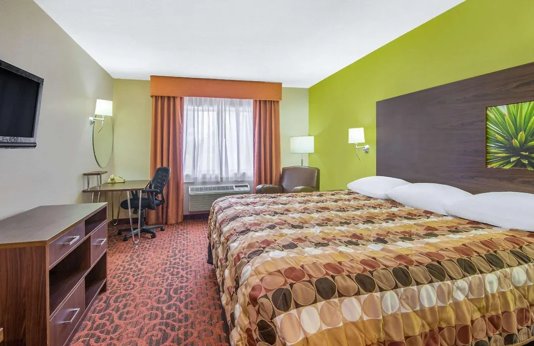 Super 8 By Wyndham Portales-1
