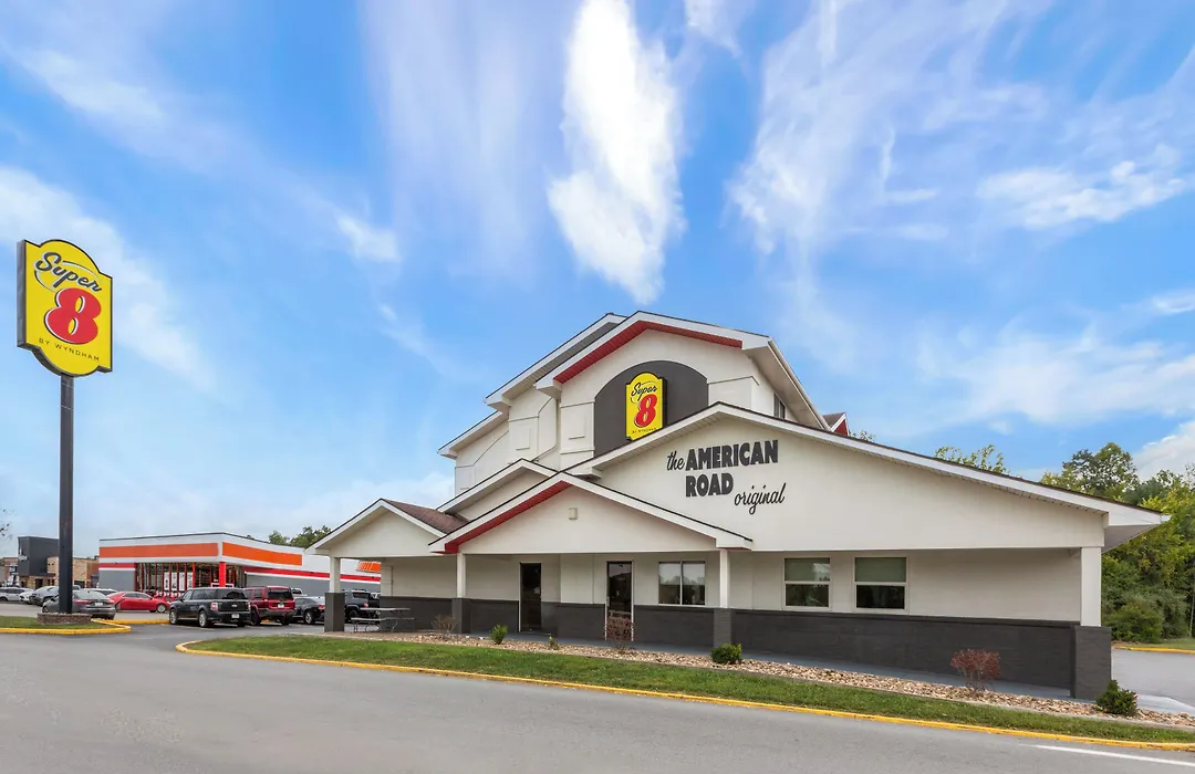 Super 8 By Wyndham Summersville - New River National Park-1