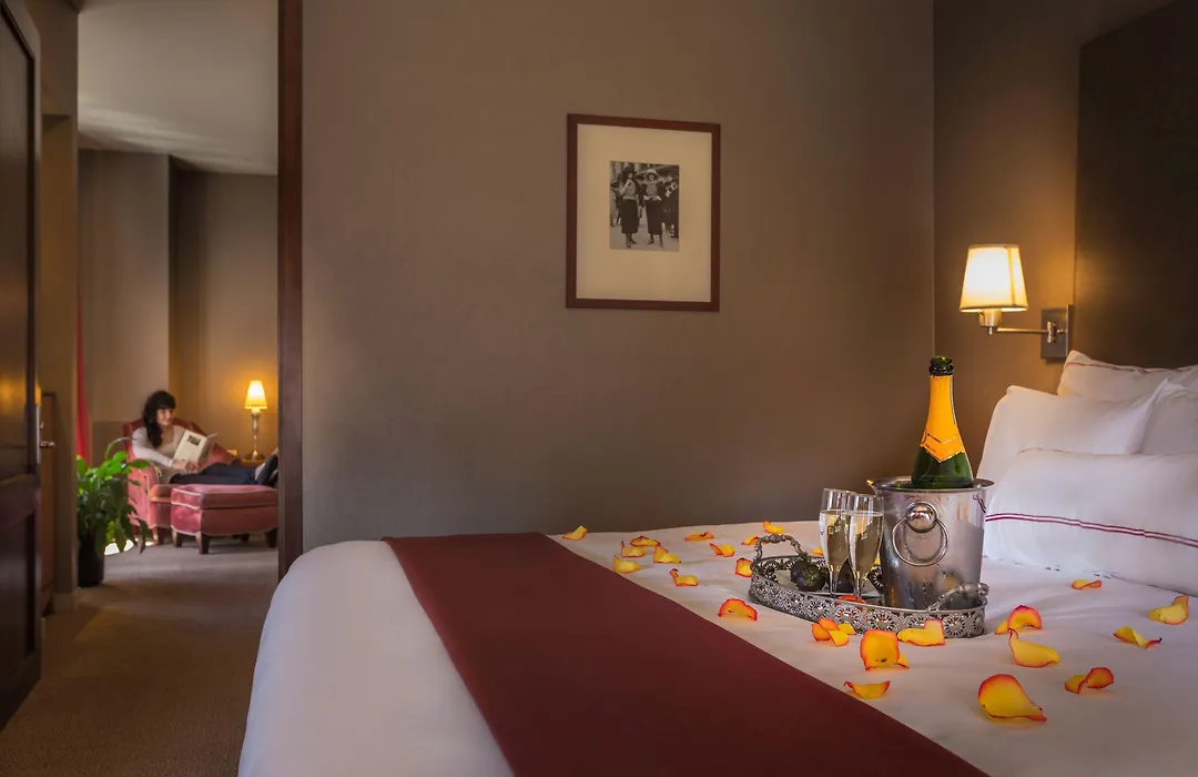 Hotel Giraffe By Library Hotel Collection-1