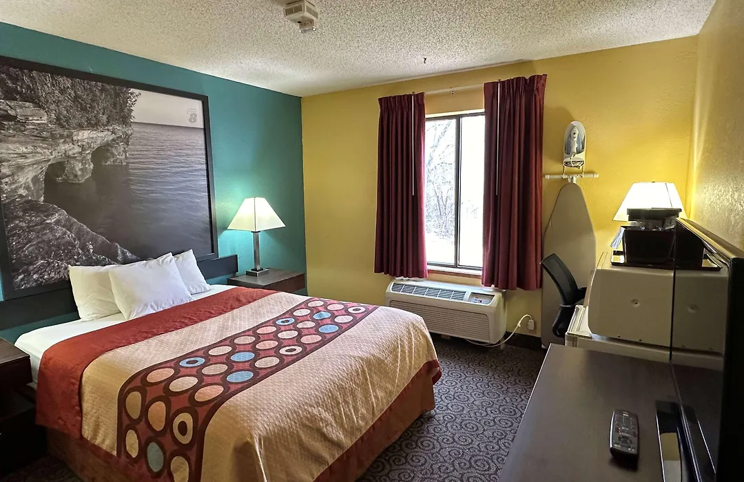 Super 8 By Wyndham Appleton-1