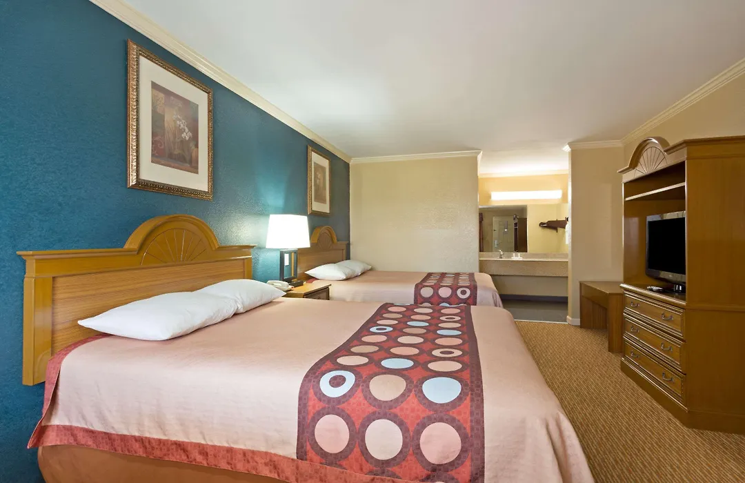 Super 8 By Wyndham Covington-1