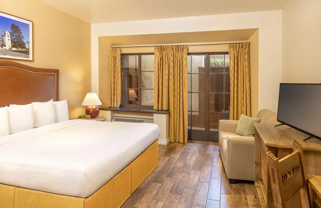 Clocktower Inn Ventura-1